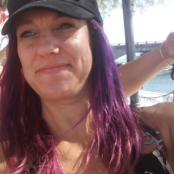 Meet your Posher, Danielle - Picture 1 of 1